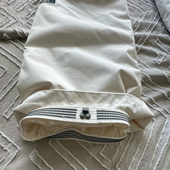 The North Face Women’s Sally Insulated Pants - Picture 12 of 13